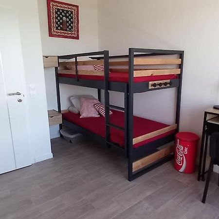 Appartement Climatise Au Coeur De La Provence Lac Et Parcs D'Attractions 10Mn Avignon Monteux Exterior foto
